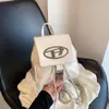 Des créateurs de sacs de mode épaule vendent des sacs unisex