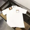 Klassiska poloshirts kvinnor t shirt brev ficka kortärmade skjortor sommarmens kvinnor casual grafik tee