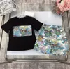 INS Kids Designer conjuntos de ropa para niños, niñas, letras de dibujos animados impresas, camiseta de manga corta, pantalones cortos, 2 piezas, trajes casuales para niños de verano S1263