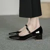 Robe chaussures 2024 été bout pointu couleur unie grande bouche peu profonde résistant à l'usure en cuir femme talon haut unique