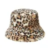 Inter Bucket Cap Womens Womensable Leopard Panama 따뜻한 모자 여성 복고풍 인공 모피 어부 모자 여성 직접 배송 C24326