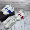 2024 Ny modedesigner White Blue Band Casual Shoes for Men and Women Breattable Tryckta tryckta mångsidiga casualskor DD0318H 35-45 2