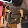 Üst lüks el çantası tasarımcısı Cowhide deri klasik ortaçağ koltuklu çanta kadın omuz çantası çapraz kanatlı çanta makyaj çantası çantası comp kklg
