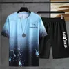 Tracki męskie Summer New Mens dwuczęściowy zestaw Gradient Casual T-shirt i szorty Męskie garnitur sportowy Modna moda krótka dressit pullover T240326