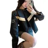Женская короткая куртка из искусственной кожи с воротником-стойкой и вышивкой букв и букв