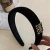 Headbands designer Korean version of textured metal velvet hair hoop headband, high-end and minimalist, black temperament hoop, accessories for outdoor compression Q