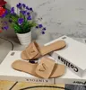 Kadın Tasarımcı Terlik Kadın Slaytlar Sandalet Tasarımcı Ayakkabı Kadın Açık Plaj Sandalet Deri Flip Flops V-Button Daireler Kutu ile 35-42