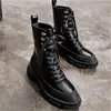 Stövlar punk stil kvinnor fotled tjock sulplattform creepers spetsa höst botas mujer svart ridning gummi skor patent läder