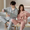 Våren och hösten långärmad koreansk kofta bomulls sömnkläder tvådelar set casual v-hals par pajamas kvinnor pyjama man 240314