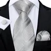 Papillon bianco Folral Argento Paisley Matrimonio per uomo Business Party Accessori formali Cravatta 8 cm Cravatta Set Fazzoletto Regalo da uomo