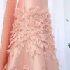 Lämnar Blush Pink 3D Sharon sa att Satin Mermaid aftonklänning med Cape Dubai Arabic Women Wedding Prom Party Gowns SS463