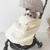 Flanel Coral Fleece Wandelwagen Cover Schattige Beer Winter Winddicht Kinderen Dekens Baby Dutje Warme Quilt Inbakeren Wrap 240311