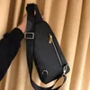 Luxury Designer väska män midjeväska handväska för män canvsl sele axelväska mobiltelefonpåse mini crossbody bröstsäckar sportig utomhusväska mens plånbok