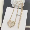 Lettres de luxe en or 18 carats Collier coeur d'amour Sailormoon Bijoux de créateur pour femmes ont une chaîne à maillons moissanite ras du cou trèfle lettre diamant pendentif colliers