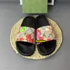 Flat Slide Sandals för kvinnliga tofflor, söt mode öppen tå sommarklänning, bekväma mulor för män promenadskor, platt slide pantoufle man claquette