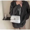 Diagonal Bag designer Brand och ny Lingge Chain Versatile Shoulder Bag Sense Pendlare Womens Crossbody Fashionable Small Square