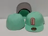 2024 Unisex-Baseball-Mütze, königsblau, gemischte Bestellgröße, geschlossen, flache Bill-Basis, Ball-Snapback-Kappen, Knochen, Chapeau, rosa Krempe