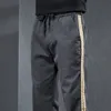 2022 New Men's Stripe Appliques Cargo Pants Men Cott Casual Jogger Calças Hip Hop Coreano Khaki ArmyGreen Sweatpants Masculino 38 U8gq #