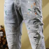 Fi Streetwear Men Jeansレトロライトグレーブルーエラスティックスリムフィットリッピングジーンズの男性ペイントデザイナーヒップホップデニムパンツHombre V2ya＃