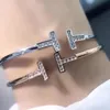 2024 Classic Brand Letter Double T Diamond Bangle Bracelet 925 Bijoux en argent sterling pour femmes Gift Men