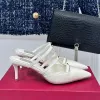 サンダルビーチミュール豪華なスティレットハイヒールスリッパ女性スライドスタッド有名なデザイナー女性靴