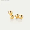 Ear Cuff Ear Cuff French Minimalist Fashion High-End Metal Double Ball Earrings and Ear Clips Lämpliga för Womens Light Luxury Design Charm smycken Trend Y240326