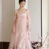 Ny kinesisk stil fairy klänning nisch ljus bröllop rosa stropplös off axel glitter brud morgon klänning kväll