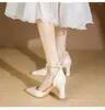 Модельные туфли, белые туфли на щиколотке с жемчужным ремешком и ремешками, модные женские туфли-лодочки на высоком каблуке, пикантные свадебные туфли на шпильке