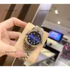 Wechat Business Agencyは、ダイヤモンドインレイとカレンダー、ファッショナブルで多目的なスチールバンドQuartz Women's Watch Cross-BorderでLao Jiaの日記シリーズを送信します