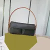 2024 Borsa a tracolla color cammello Borsa sotto le ascelle super calda Borsa a tracolla versatile in stile classico alla moda 3D