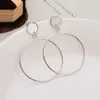 Hoop Huggie Geometrische grote ronde oorbellen geschikt voor vrouwen eenvoudig en modieus goud zilver Blinks accessoires feestsieraden vriendin cadeaus 240326