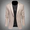 Herrenanzüge Hochwertiges vertikales Muster Temperament Anzugjacke Männer Slim Fit Business Freizeit Blazer Frühling Herbst Männlich Große Größe Outwear