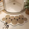 Matten Neue Fan Form Wc Badezimmer Teppich Dusche Matte Antislip Kieselalgen Schlamm Matte Eingang Teppich Antislip Gebogene Boden Matte