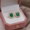 Orecchini a bottone Design francese Gioielli di moda Placcati in oro 14 carati Blocco di zirconi verdi Accessori eleganti per feste da donna