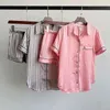 ピンクのストライプ2PCSパジャマセット女性ナイトウェアシャツパンツシルクサテンパジャマラウンジウェアホームスーツルーズファッションスリープウェア240327