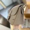 24SS Kadın Lüks Tasarımcısı Fransız Vintage Baget Çanta Kadın Koltuk Çantası Omuz Torbası Crossbody Çantası Çıkarılabilir Uzun ve Kısa Omuz Kayışı Tasarımı 24cm