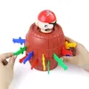 新しい面白いバレルおもちゃラッキーボードゲームジャンプパイレーツバケツソードストビング小説家族インタラクティブおもちゃのための子供