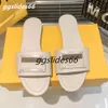 Designermerk F Baguette Slippers Luxe Sandalen Kenmerkende Strandslippers Damesschoenen Kussens Comfortabel Koper Zwart Roze Zomermode Glijbaan