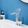 Badrumsfläckkanor Glas Transparent vattenfall Bassängen kran Toaletttvätt och kyla