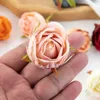 Dekorativa blommor 100 bitar av konstgjorda blommor Silk Rose Bud hemdekoration Diy Candy Box Wedding Bakgrund Wall Garden Arch Christmas