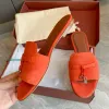 Gerenommeerde ontwerper Loro P Damesslippers Vrouw Zomer Charme Wandelsandalen Strandslipper Suede slippers Loafers Effen Kleurslot 35-42 met doos