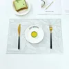 1Pcs PVC Moderne Hitzebeständige Tischsets Mode Rechteckigen Ausschnitt Blätter Muster Nicht-slip Tisch Tischset Küche Zubehör