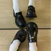Chaussures décontractées Mocassins français Femmes 2024 Uniforme d'automne Mary Jane Semelle épaisse augmentée Petit cuir britannique