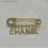 Pins broches luxe dames ontwerper broche merk brief broches 18k goud vergulde inlay crystal rhinestone sieraden mannen broche charm parel pennen broc y03194quc