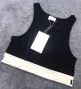 Designer damskie topy zbiorniki t -koszule letnie kobiety topy tee crop top haft seksowne na ramię czarny swobodny rękaw