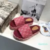 2024 Fashionable Easy-to-wear Style Slides Women Slides Shoes Platform Embroidered
