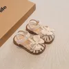 Sommar baby småbarnskor tjej sandaler bowtie mjuk ensam antislip utomhus skor barn första vandrare spädbarn sandalier 0-2 år 240312