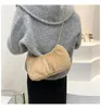 Torba retro lamparta pluszowe torby na crossbody dla kobiet w stylu western w zachodnim stylu Baguette żeńska luksusowa łańcuch ramię Messenger