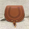 Дизайнерский кросс -ковыжа кожа кожа Marcie Saddle Bag для женщины мужская сумочка even swork sling sling Vintage Small Messenger Envelope Tote Clutch Sagn