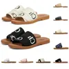 Designer Luxury Slippers Chaussures pour les femmes Sandales Mules plates boisées Femme Femme Snake Summer Blanc Blanc Sandale Fashion Beach Outdoor Tlides 35-42